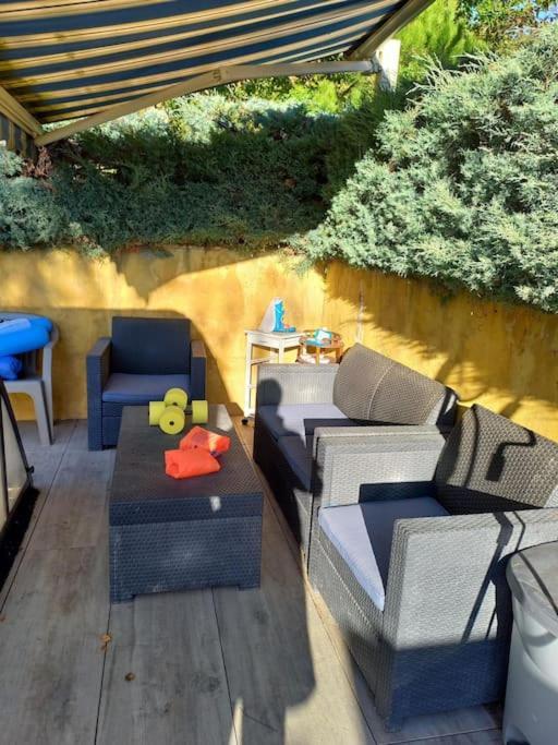 Bas De Villa, 2 Terrasses, Piscine, Spa, Sauna... Neffes Екстер'єр фото