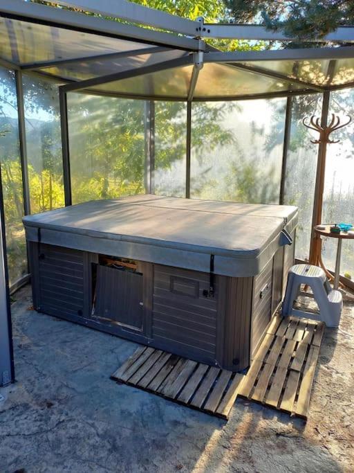 Bas De Villa, 2 Terrasses, Piscine, Spa, Sauna... Neffes Екстер'єр фото